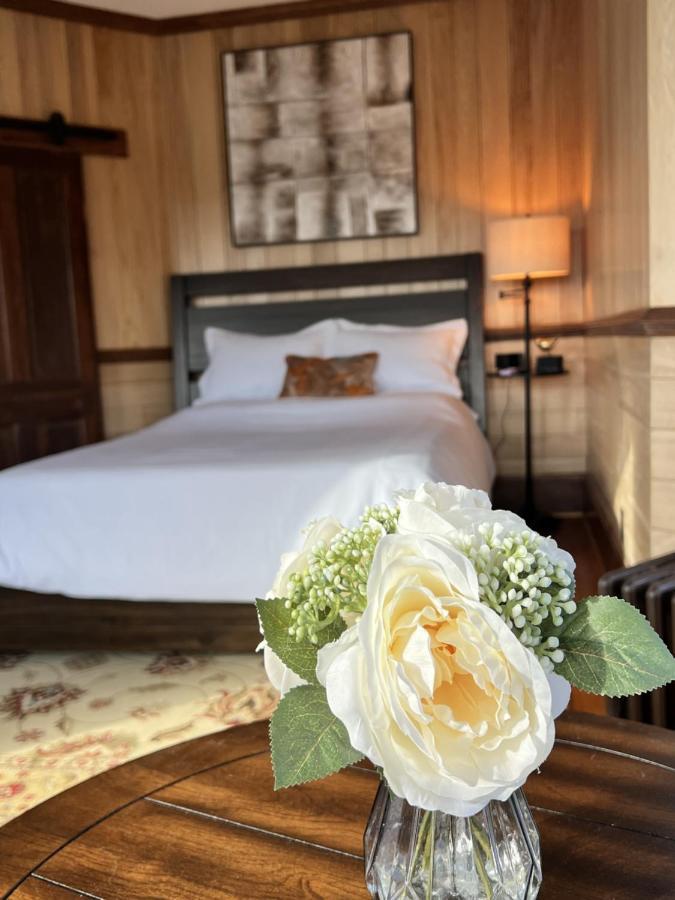 Monterey Inn Экстерьер фото