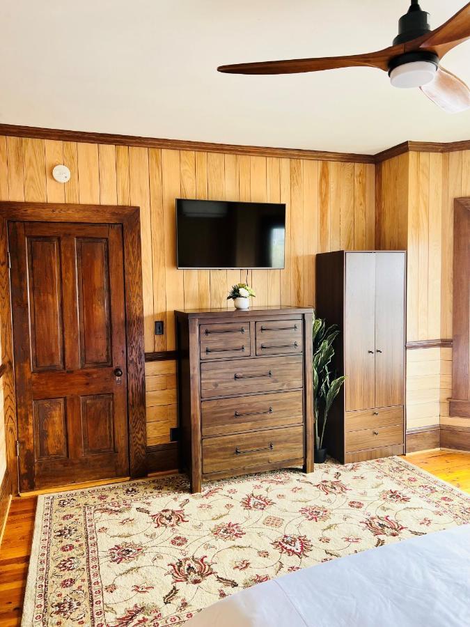 Monterey Inn Экстерьер фото