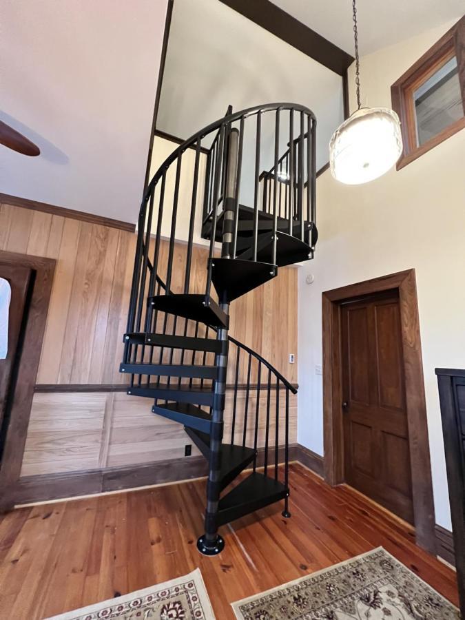 Monterey Inn Экстерьер фото