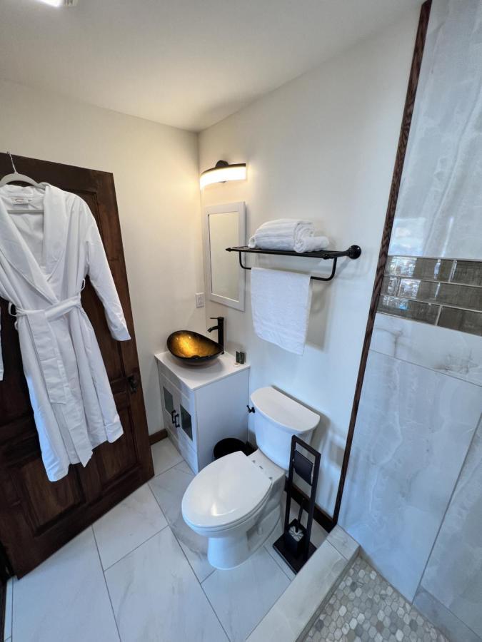 Monterey Inn Экстерьер фото